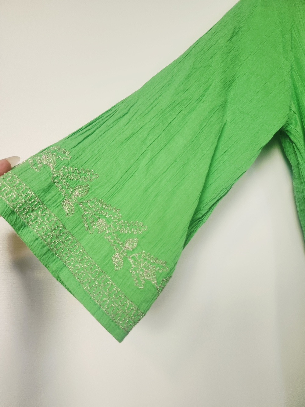 Old Navy Lime Green Embroidered V-Neck Tunic - Picture 3 of 7